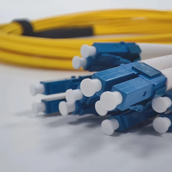 Mode unitaire MPO/MTP de fibre de connecteur à la corde de correction optique de fibre de câble duplex de 6LC adaptée aux besoins du client 20% au loin